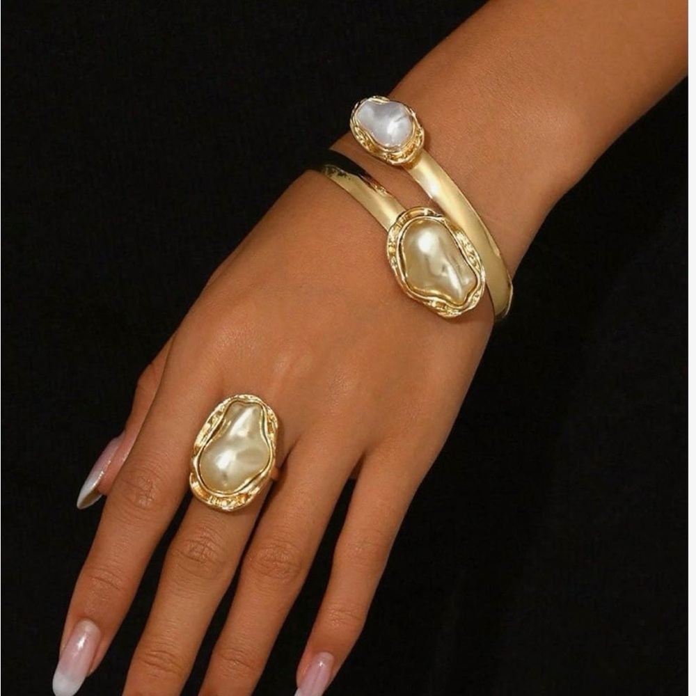 Vintage Baroque Pearl Bracelet & Ring Set